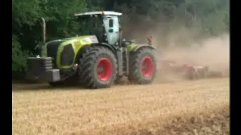 Claas Xerion 4500 met Horsch Tiger Italie  Trekkerweb