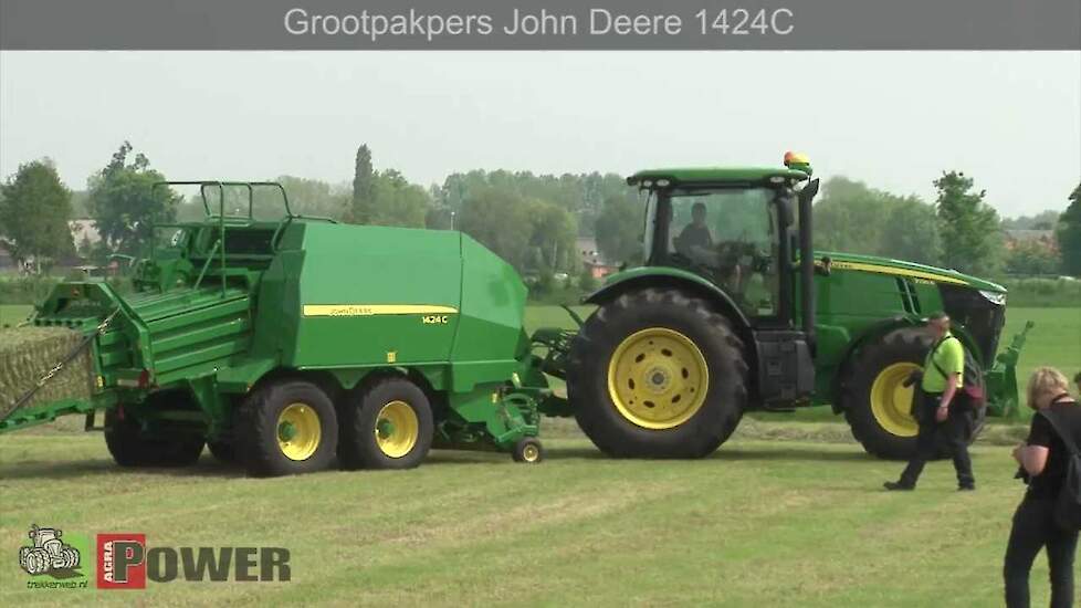 John Deere 1424C - Graslanddemo 2012