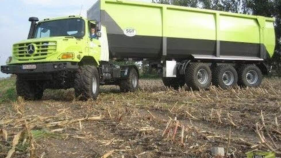 Mercedes Zetros met SGT Afschuifwagen Trekkerweb.nl