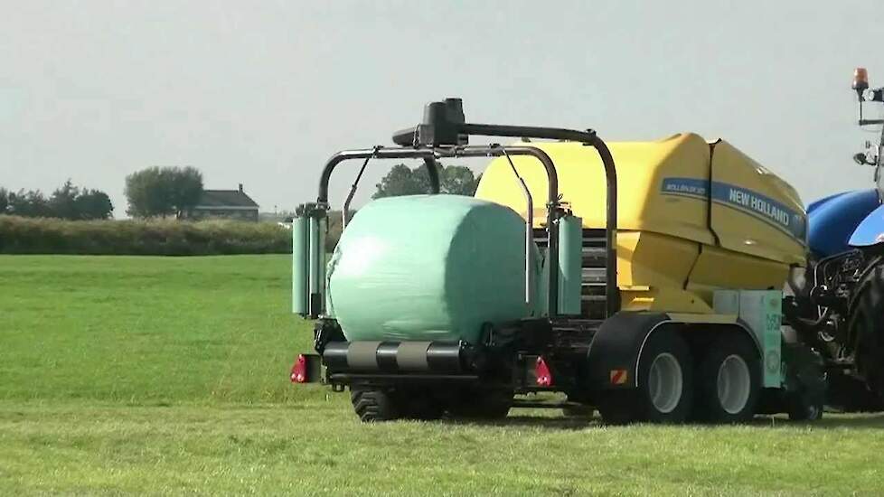 New Holland Rollbaler 125 combi Trekkerweb