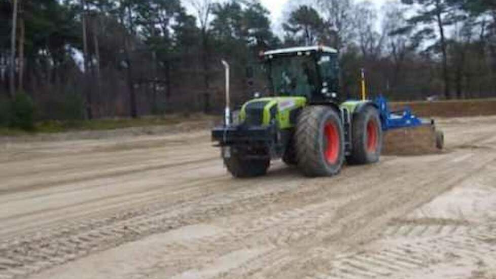 Claas Xerion 3300 AP kilver/grader Trekkerweb.nl