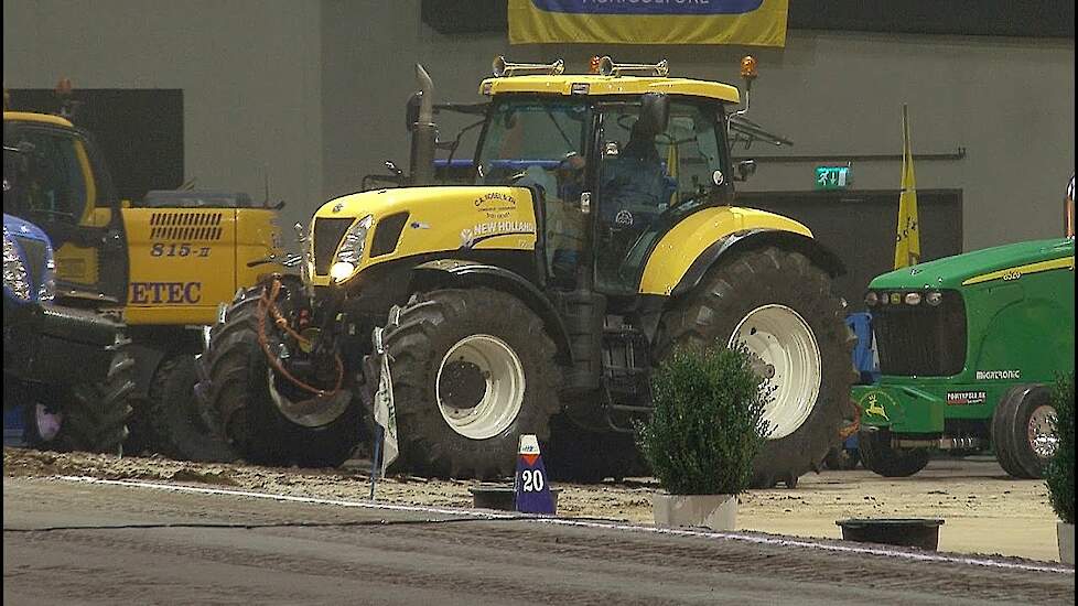 Yellow New Holland T7.237 - European Superpull Ahoy 2013