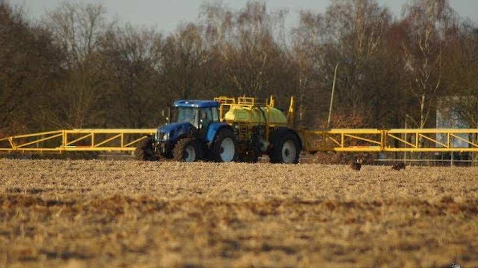 New Holland T7510 met Dubex Actor NTS spuiten