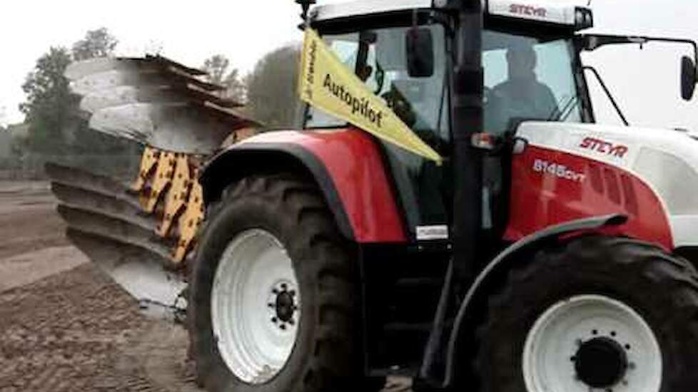 Steyr 6195 CVT met RTK -GPS trekkerweb