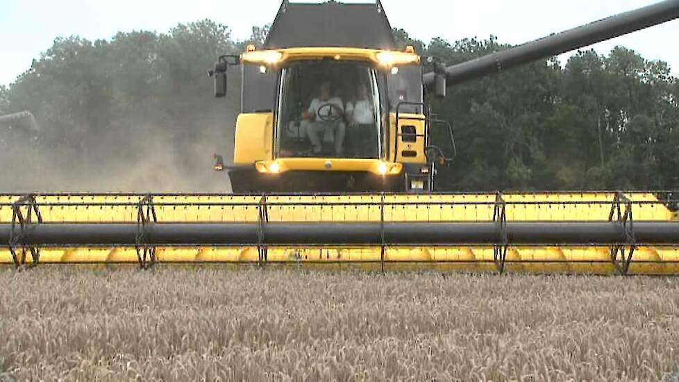 New Holland Pont-à-Celles Trekkerweb