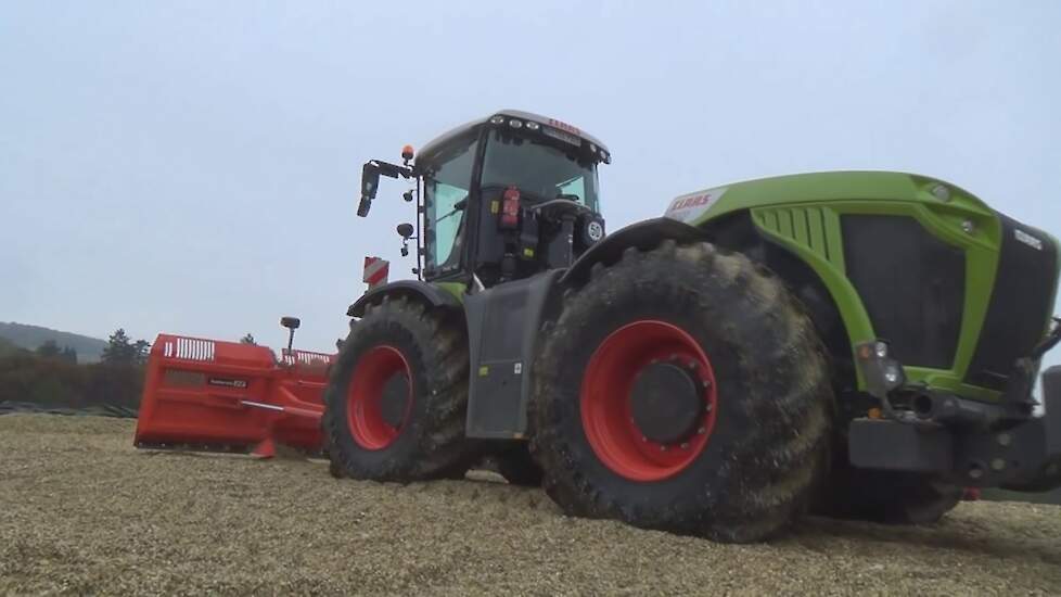 Drukte op de maïsbult met Claas Trekkerweb