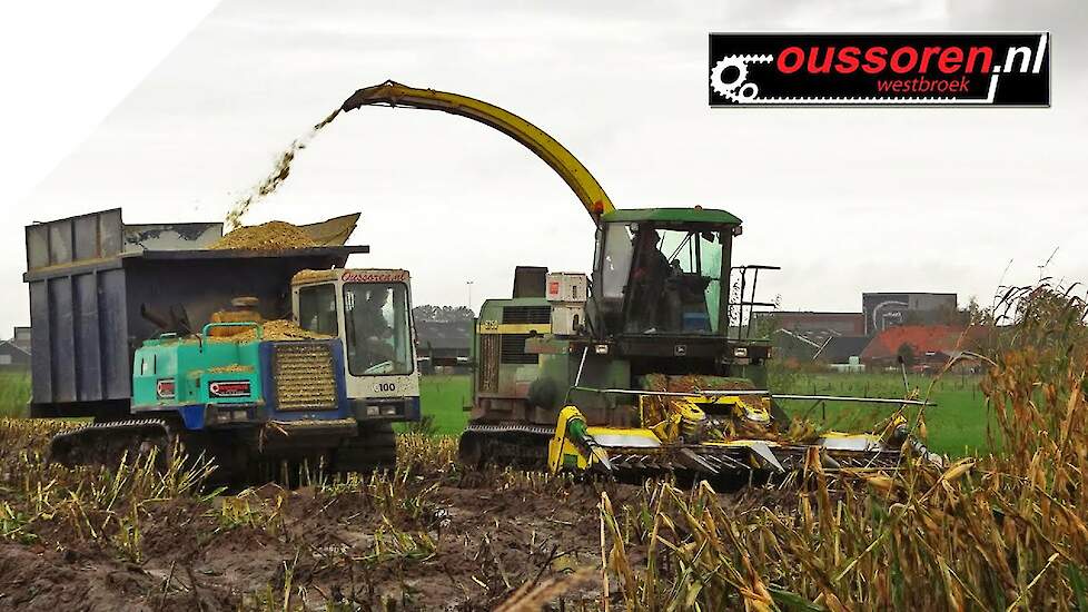 Harvesting Mais In The Mud | John Deere + Rupsdumpers | Oussoren