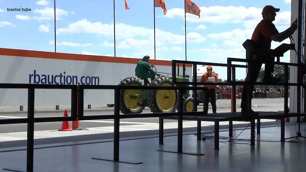Oldtimers bij veiling Ritchie Bros Meppen Trekkerweb