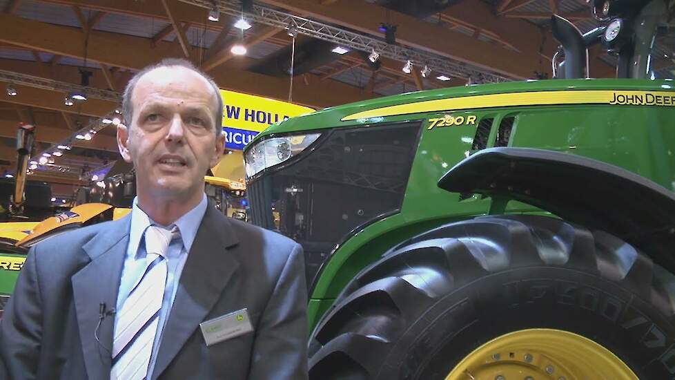 De John Deere 7290R en John Deere 6100 MC Agribex 2013 Trekkerweb