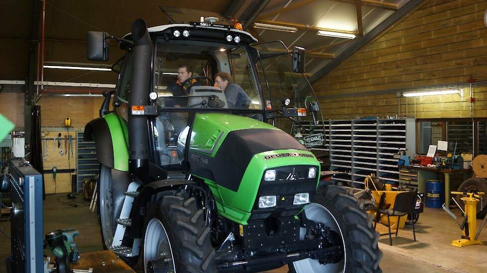 Installatie SBG RTK GPS Deutz Fahr Agrotron TTV 420 Trekkerweb