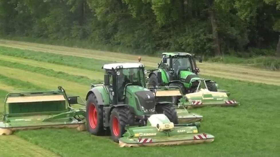 Krone Easycut triple maaicombinatie met Fendt 826