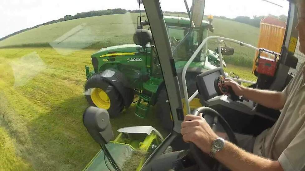 Inside the cab Claas Jaguar 930 Trekkerweb