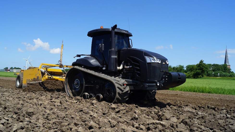 Challenger MT775E Stealth Agco Giga schuifdozer bak te klein Trekkerweb fekkes