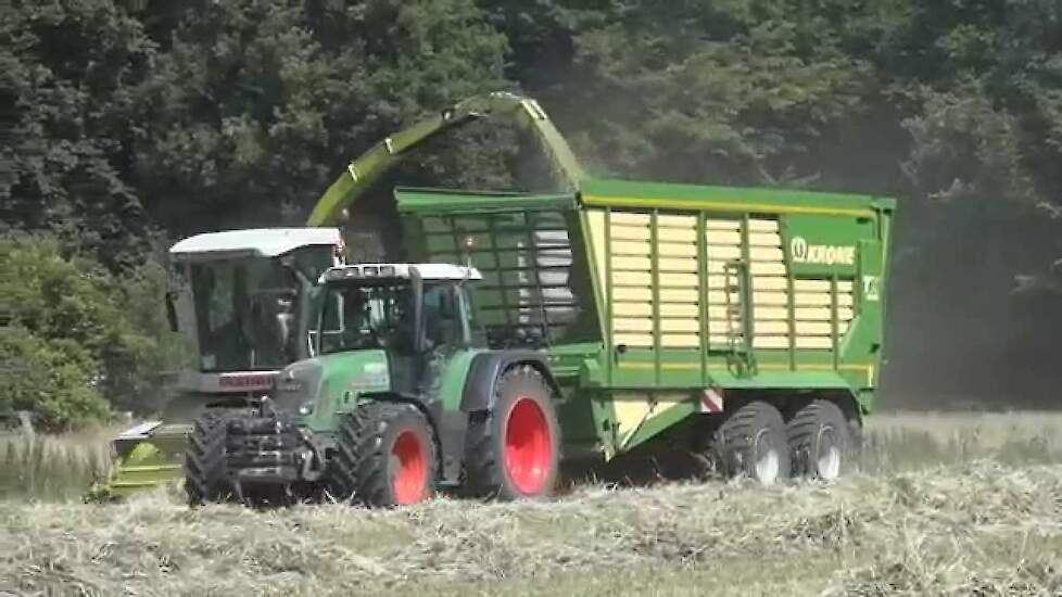 Nieuw KRONE TX silagewagens 460 D met 2 doseerwalsen bij Huiskamp in Winterswijk  Trekkerweb