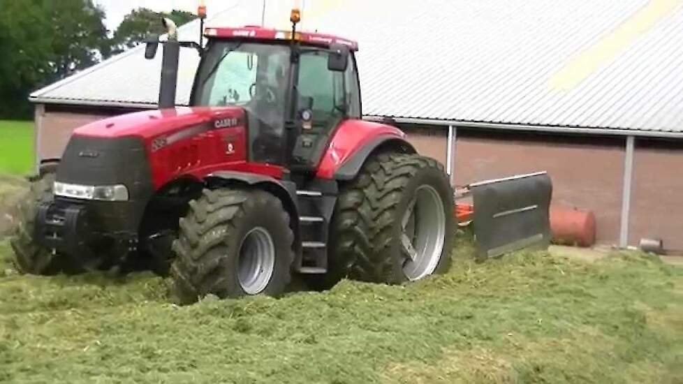 Holaras   Verdichtingsrol voor kuilverdeler Trekkerweb