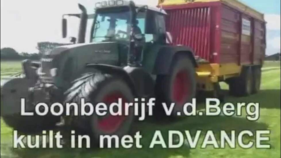 Loonbedrijf v.d. Berg uit St. Annen kuilt in met Advance Trekkerweb