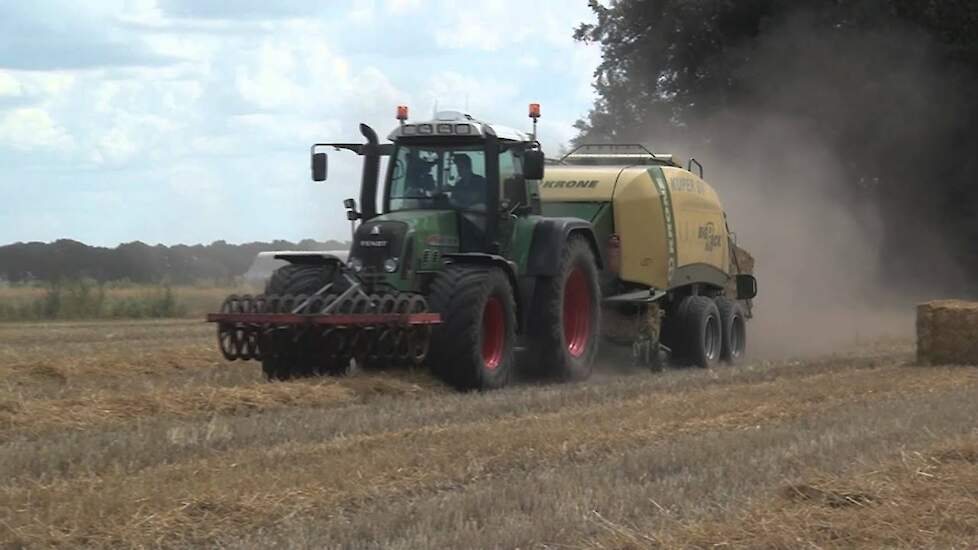 Loonbedrijf Kuper BV klazienaveen stropersen met Fendt 820 vario Trekkerweb