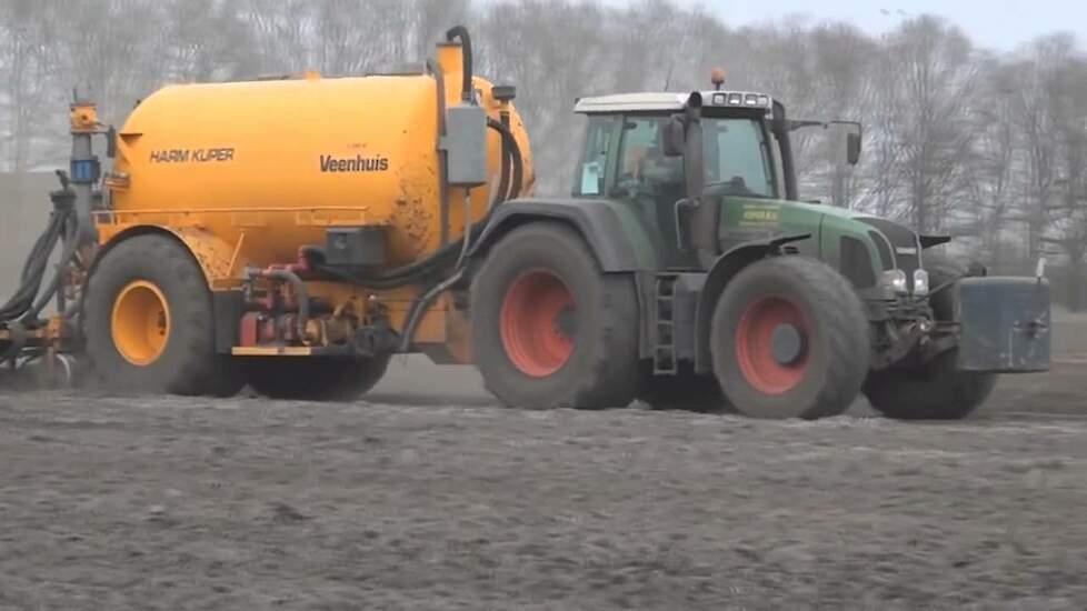 ▶ Het is weer zover ! mest Trekkerweb gülle slurry gnojowicy bydła