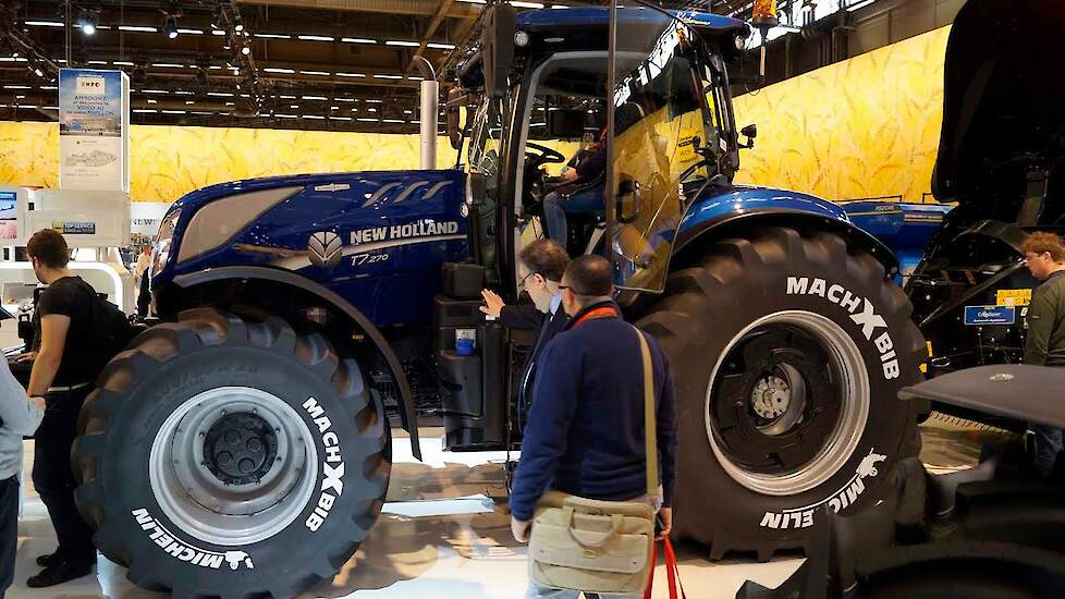 Trekkers ,schlepper,tractors,trattori en tracteurs op de Sima 2015