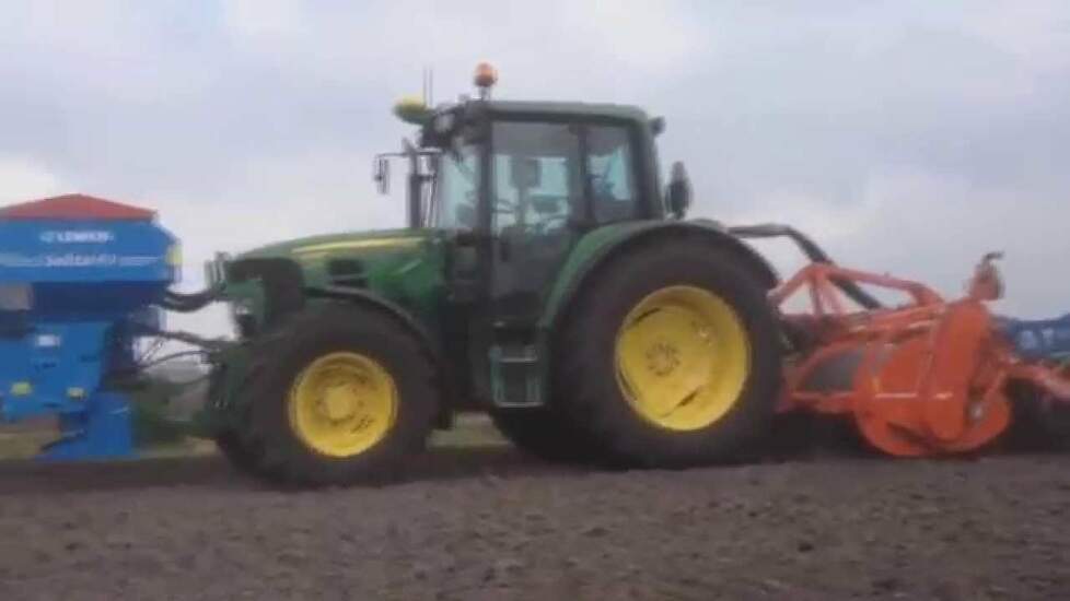 Spitten en zaaien met de Farmax DRP Perfect 300 trekkerweb