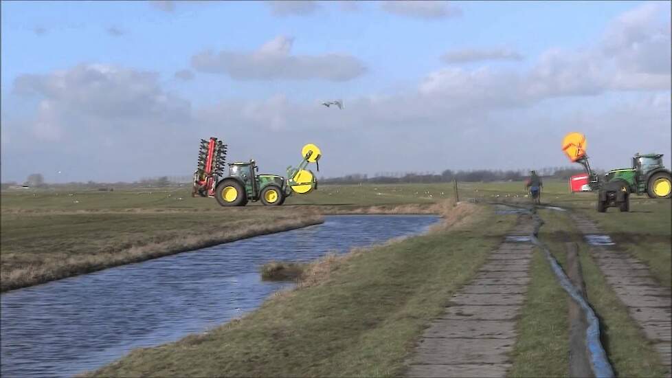 Loonbedrijf G.Bunnik aan het sleepslang bemesten John Deere Trekkerweb