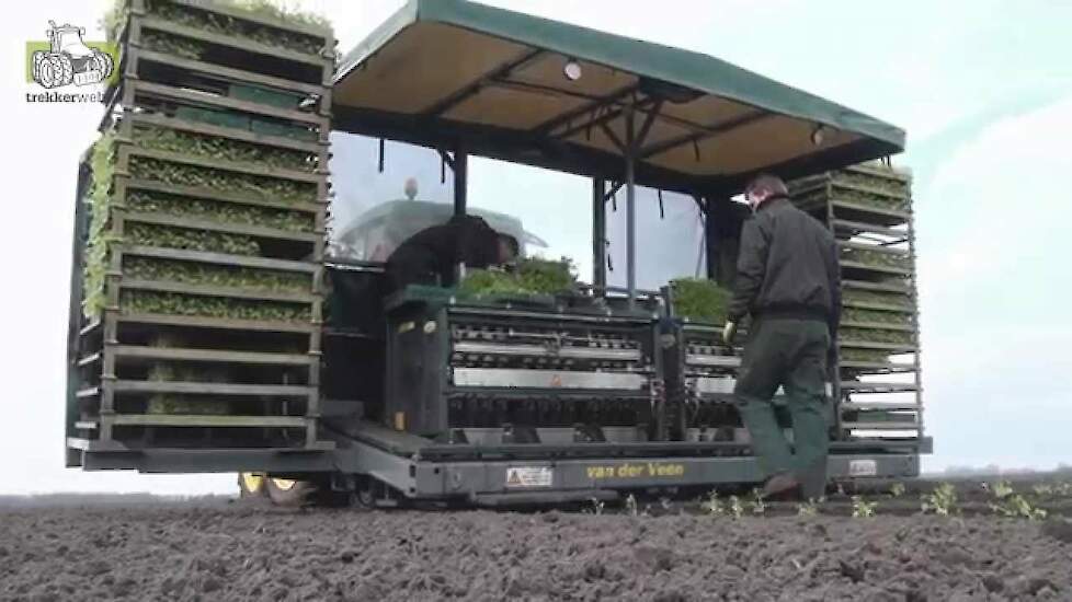 Valeriaan planten met John Deere 6610 "robottrekker" plantcombinatie Trekkerweb