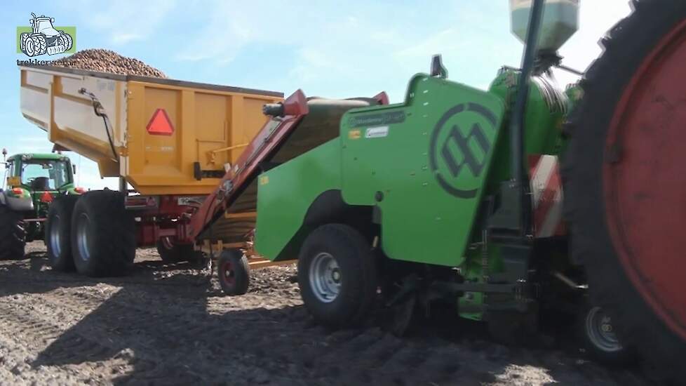 Zetmeel aardappels gaan in rap tempo de grond in bij de Akkerbouwers Trekkerweb