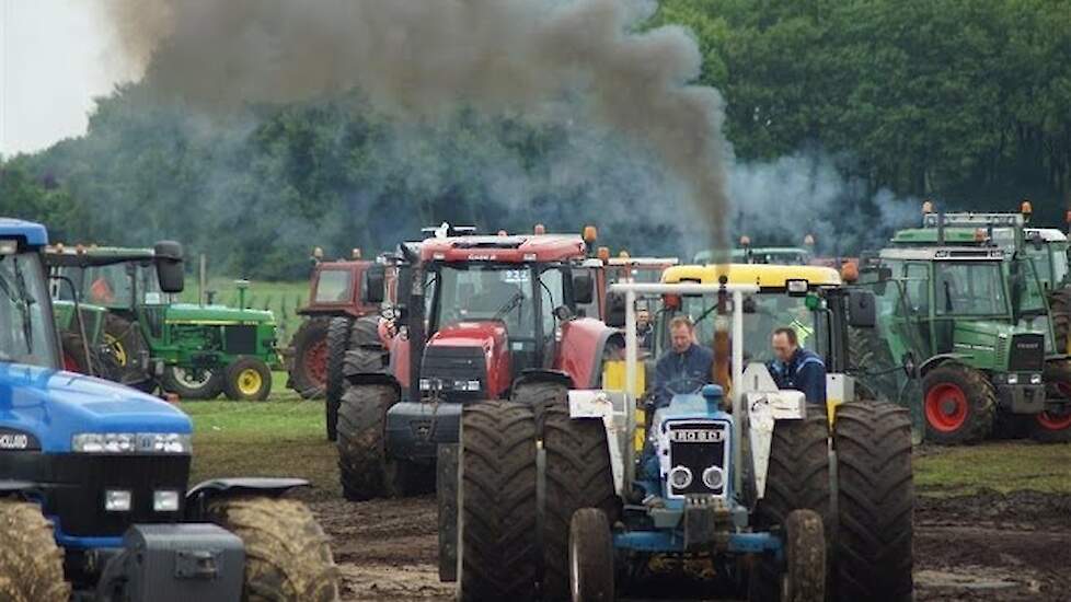 Eerste beelden Trekkertrek Den Velde Trekkerweb