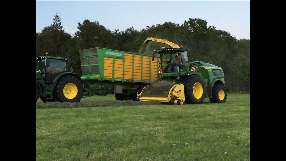 Loonbedrijf van Weert uit Sterksel met John Deere 8500i Trekkerweb