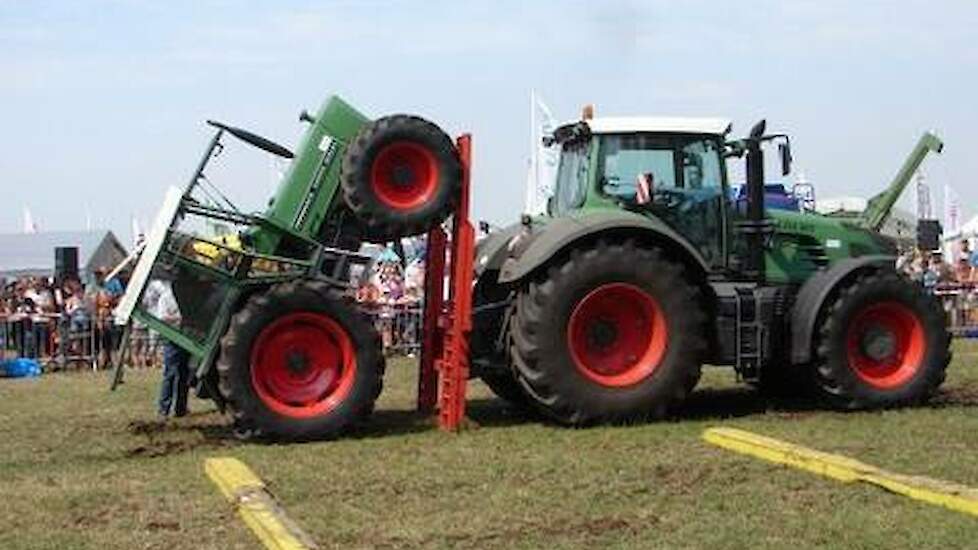 Fendt demoteam op beurs Vlagtwedde Deel 2 - Trekkerweb.nl