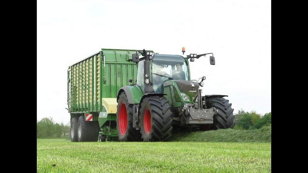 High speed oprapen met Krone ZX 450 GD en Fendt 718 Trekkerweb