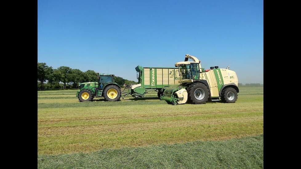 Nieuwe KRONE BiG X van Loonbedrijf Partoens  Trekkerweb