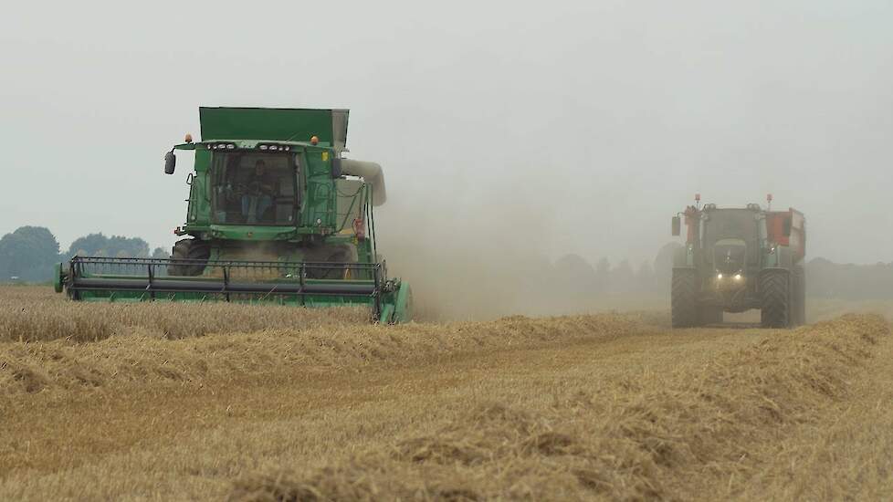 John Deere T560 van Landbouwbedrijf Buijs Emmer-Compascuum Trekkerweb