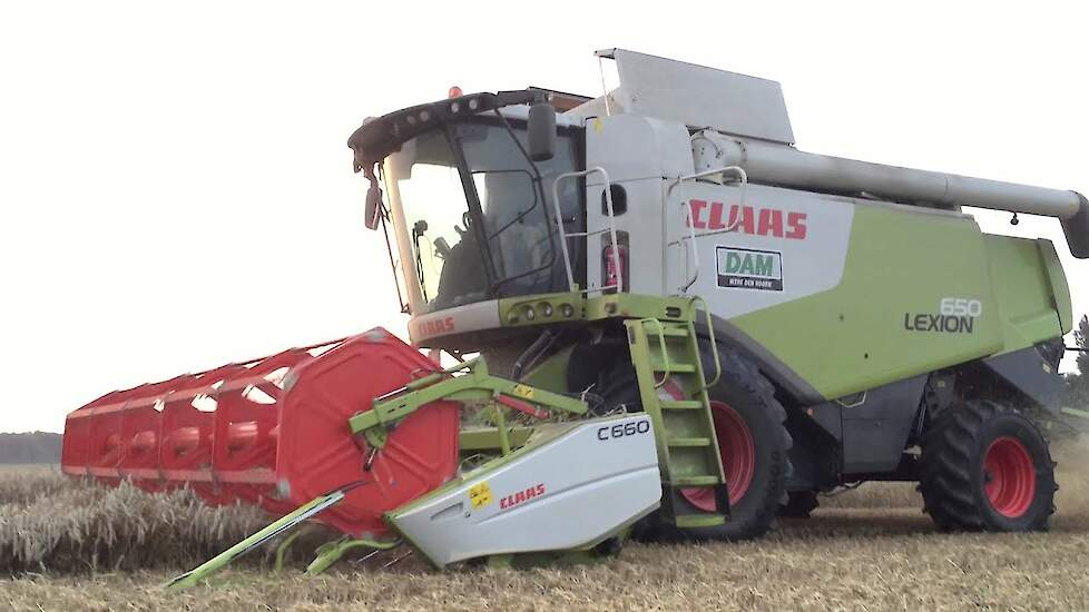 In de tarwe met Claas Lexion 650 en 450 Trekkerweb