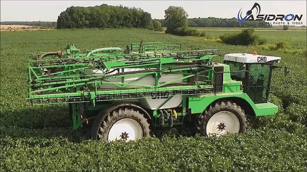 CHD zelfrijder, de HT 165-40 aan het aardappelen spuiten Trekkerweb