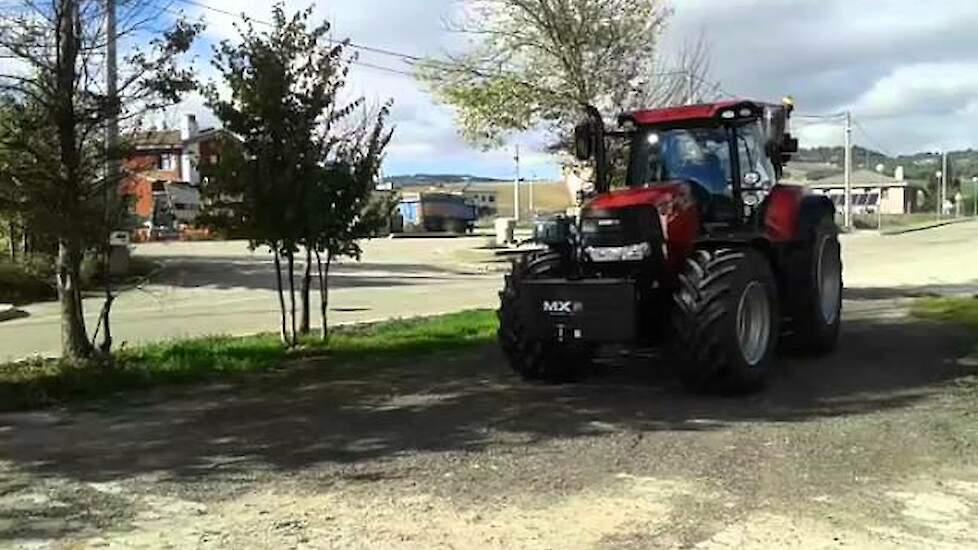 Nieuwe Case-IH Puma CVX 200  in Spanje gelijk voor de bietenkipper