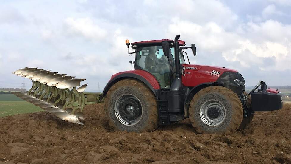 First sold Engeland Case-IH Optum 300 CVX Trekkerweb