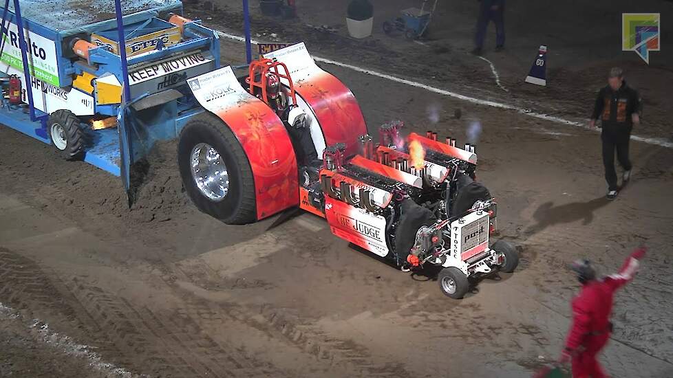Modifieds, tractors with 7000+ hp - Tractorpulling European Superpull Ahoy 2016