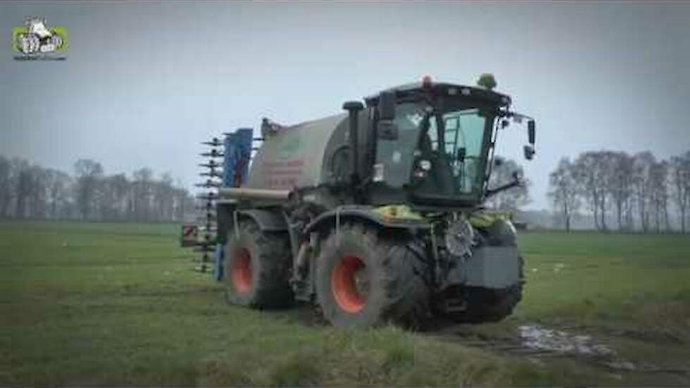 Claas Xerion 3800 VC Saddle trac aan het Cultan injecteren