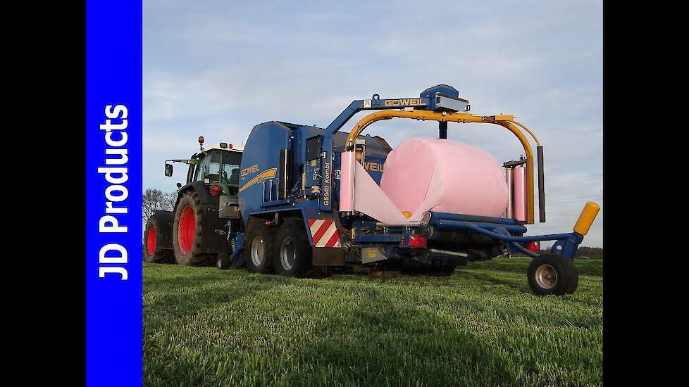 2016/Fendt 820/Göweil/Roze balen persen/Pressing Bales/Ballen pressen/Frens/Hulshorst/Pink Ribbon