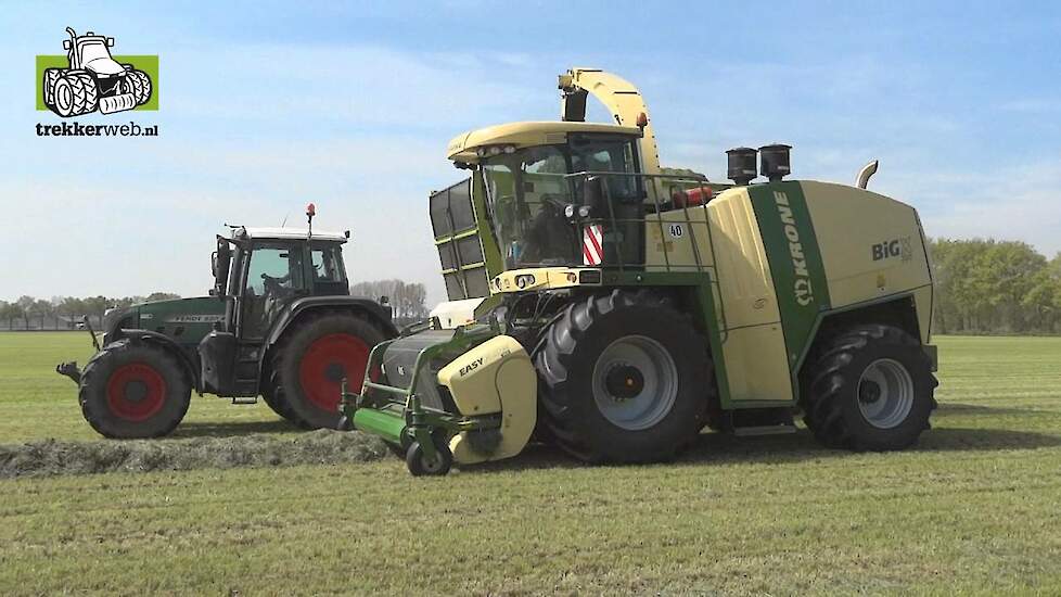 Mulders Haaren met KRONE BiG X 700 in de eerste snede Trekkerweb