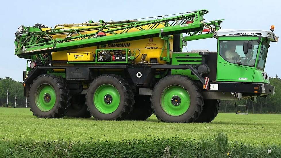 Alliance banden onder een Dammann Trac DT 3200H Trekkerweb
