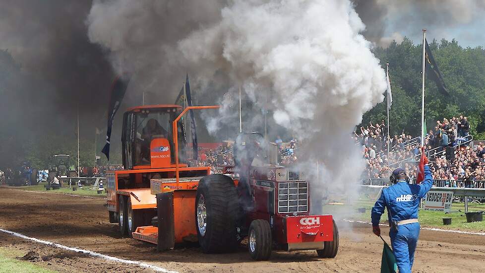 Diesel geweld en rook in Eext bij tractorpulling 2016 Prostocks Trekkerweb