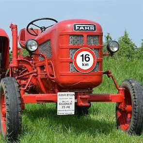 De Fahr D133N heeft een 3-cilinder Güldnermotor.