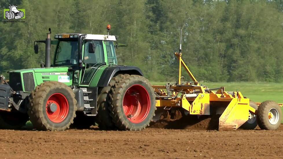 Fendt Vario Favorit 924 met kilverbak Trekkerweb