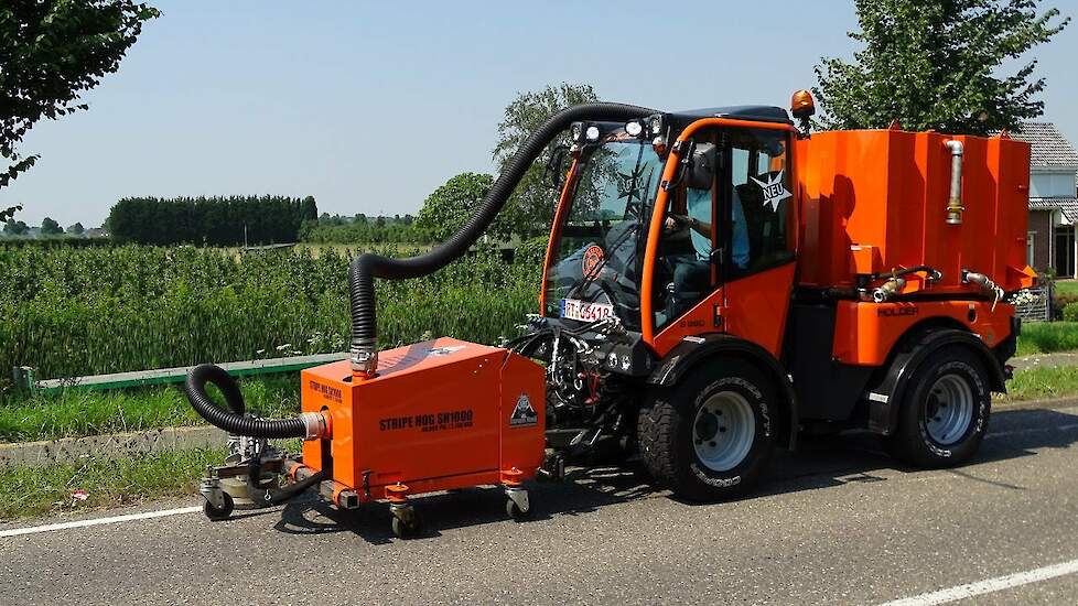 Holder Stripe Hog voor het eerst in Nederland voor een presentatie Mechan Cultuurtechniek Trekkerweb