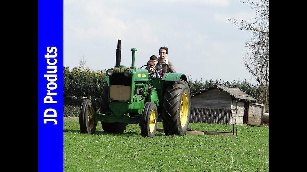 John Deere Model A/Weideslepen/Harrowing grassland/Oene/2016/The Netherlands
