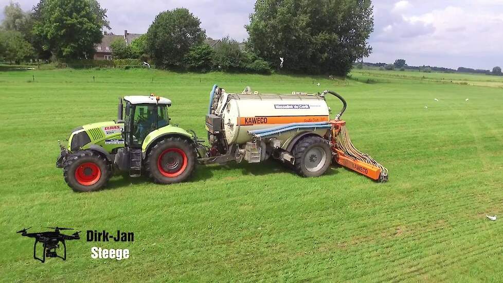Loonbedrijf de Covik John Deere Veenhuis 32 kuub tank Claas Axion 850. Trekkerweb