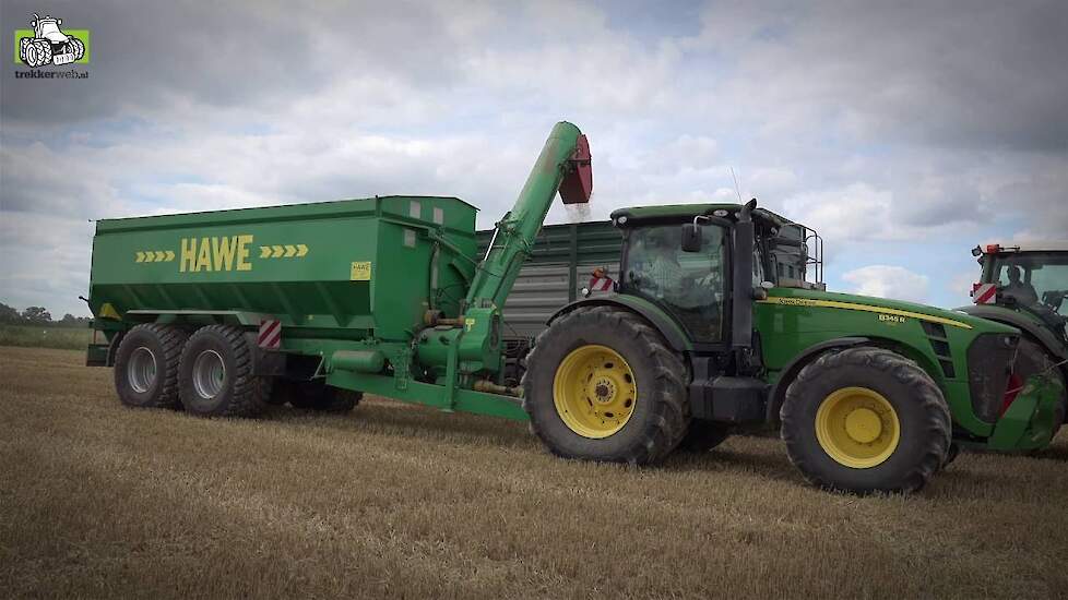 Hawe overlaadwagen en Claas Lexion 600 Terra Trac en John Deere Trekkerweb