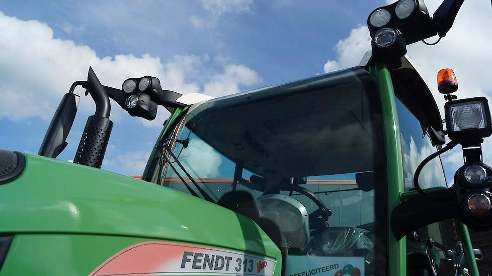 Fendt 300 S4 vermogen van 110pk, 119pk, 129pk of 138p Trekkerweb